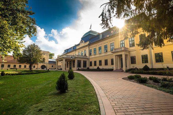 kastely-scaled.jpg kastely-scaled.jpg