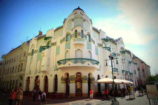 reok.jpg Reök Palace